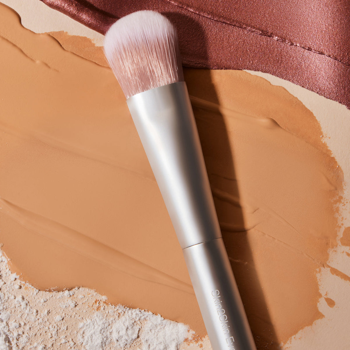 A Beginners Guide to Using Makeup Brushes: What You Need to Know